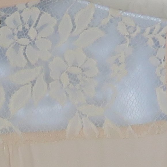 Forever 21* Women's Sleeveless Tie Bow Neck Curved Hem Lace Blouse~ Size‎ Small - Picture 13 of 13